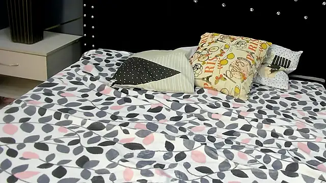 Ambar Cortes online show from February 24, 2026, 2:59 pm