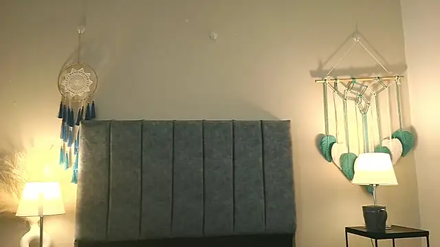 NatalyGuzman26 online show from March 10, 2026, 1:21 am