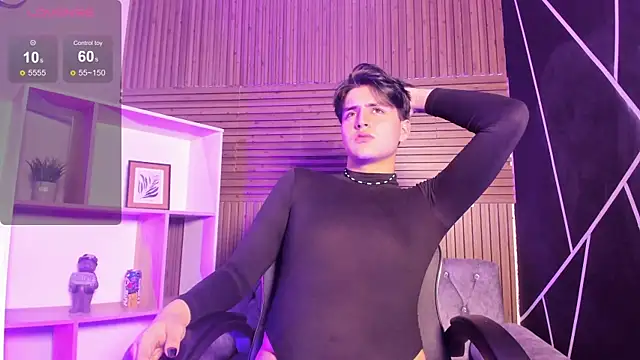 noahWolff  online show from February 25, 2026, 4:33 am