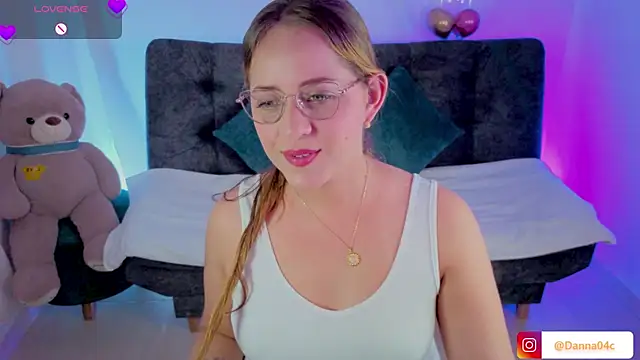 DannaCouper  online show from April 11, 2026, 6:56 pm