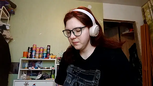 VannessaDillenbeck online show from February 4, 2026, 8:09 am