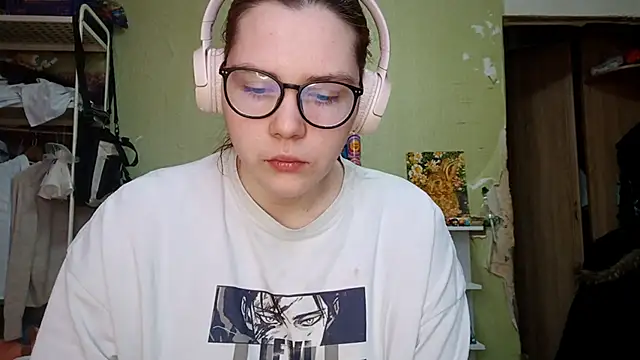 VannessaDillenbeck online show from March 5, 2026, 6:09 am