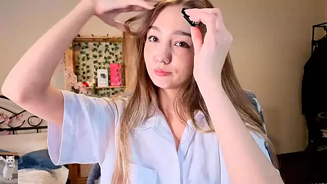 HoneyComfy online show from April 8, 2026, 2:17 pm