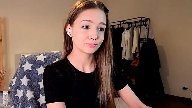 HoneyComfy online show from April 13, 2026, 2:33 pm