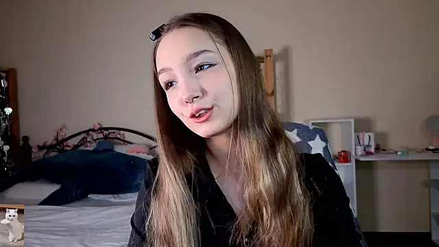HoneyComfy online show from April 19, 2026, 2:16 pm