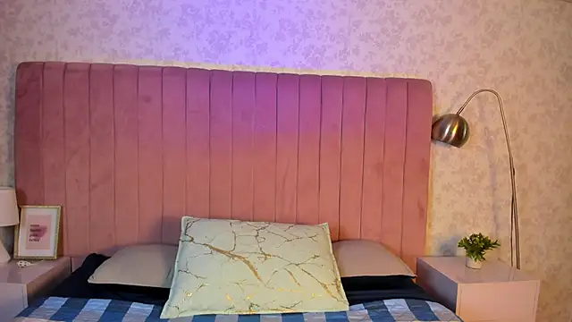 Katiawilson online show from February 11, 2026, 1:16 pm