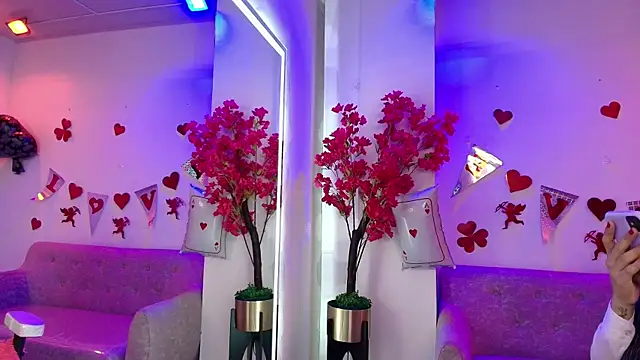 Snapshot of Maddie_T18 chatting on February 12, 2026, 11:49 am Maddie T18 online show from February 12, 2026, 11:49 am