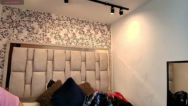 Emily  Cute   online show from February 26, 2026, 8:41 pm