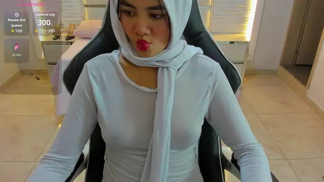 Yaiza farak online show from February 12, 2026, 2:17 am