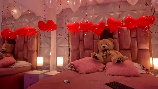 Paris Velvet online show from February 21, 2026, 12:00 am