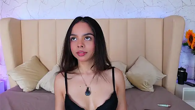 Snapshot of BambiRoses chatting on March 5, 2026, 5:03 am BambiRoses online show from March 5, 2026, 5:03 am