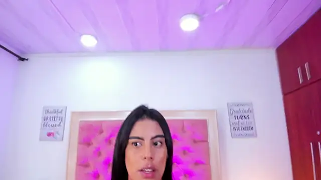 AmbarClarck online show from April 20, 2026, 12:08 pm