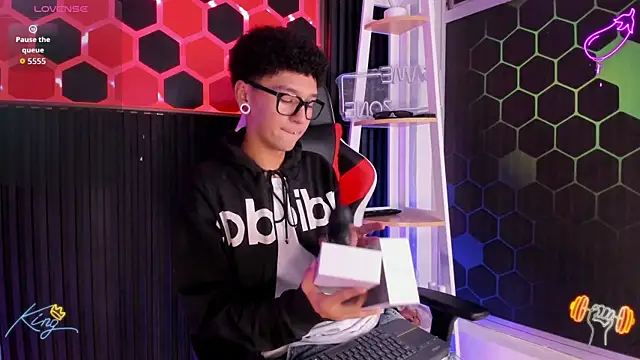 David Banks  online show from April 18, 2026, 12:31 pm