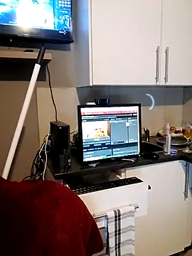 LADY-NESH online show from April 7, 2026, 4:29 pm