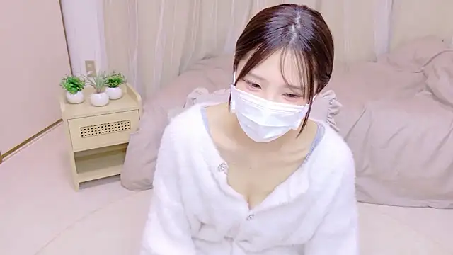  MIYUnya online show from February 8, 2026, 1:03 pm