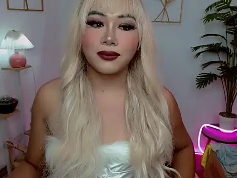 Snapshot of Serenity_Mooree chatting on March 27, 2026, 12:27 am Serenity Mooree online show from March 27, 2026, 12:27 am