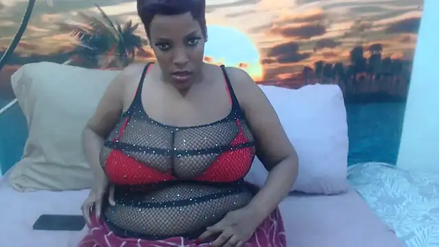 Snapshot of ThickandTallXX chatting on May 7, 2026, 7:41 pm ThickandTallXX online show from May 7, 2026, 7:41 pm