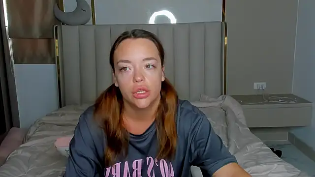 stellaa quenn online show from April 19, 2026, 12:11 am