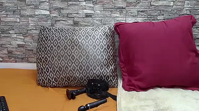 MiniSeduction online show from April 2, 2026, 5:32 pm