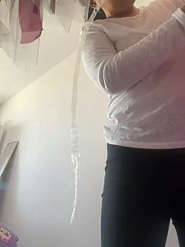 Youyou 12 online show from March 16, 2026, 12:49 am