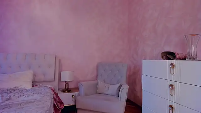 TarynPalek online show from March 27, 2026, 7:47 am