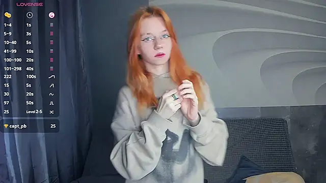 Snapshot of TarynPalek chatting on June 4, 2026, 7:47 am TarynPalek online show from June 4, 2026, 7:47 am