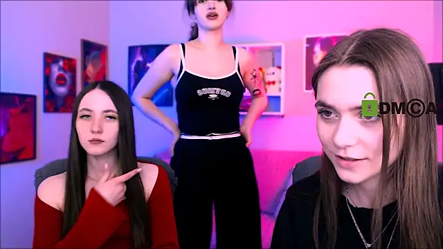 laurenmurrr online show from April 21, 2026, 11:49 am