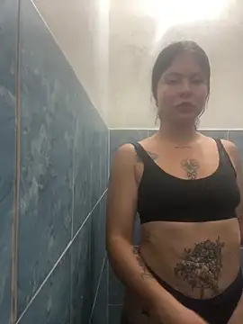 Scarlet Rosexx online show from May 13, 2026, 4:43 am
