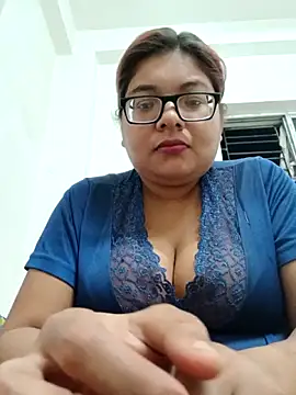 Elie Hallway online show from April 6, 2026, 6:53 pm