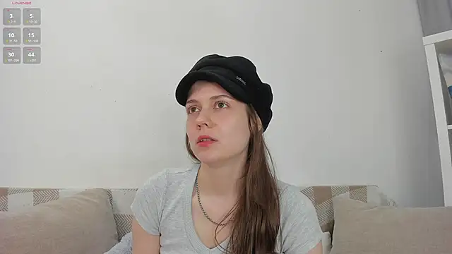 Snapshot of MalvinaTrafford chatting on May 28, 2026, 2:25 pm MalvinaTrafford online show from May 28, 2026, 2:25 pm