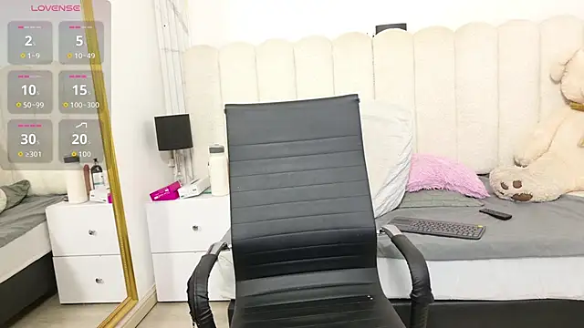 Abi dolll online show from February 23, 2026, 12:46 pm