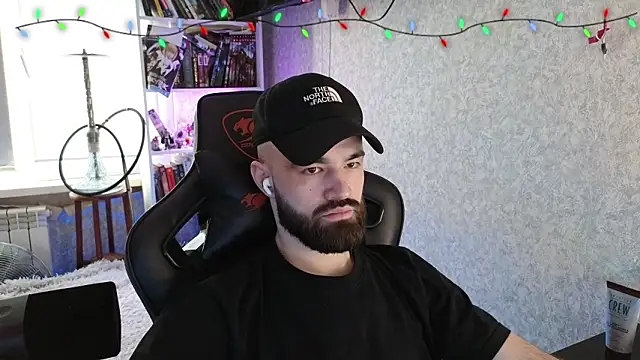 Snapshot of _Mostly_ chatting on February 3, 2026, 12:54 pm Mostly online show from February 3, 2026, 12:54 pm