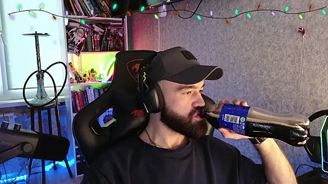 Snapshot of _Mostly_ chatting on February 14, 2026, 5:48 am Mostly online show from February 14, 2026, 5:48 am