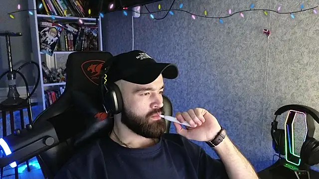 Snapshot of _Mostly_ chatting on February 18, 2026, 4:41 am Mostly online show from February 18, 2026, 4:41 am