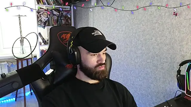 Snapshot of _Mostly_ chatting on February 19, 2026, 6:53 am Mostly online show from February 19, 2026, 6:53 am