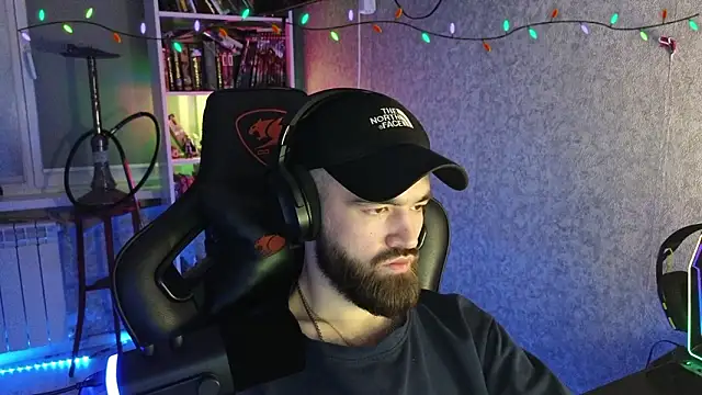 Snapshot of _Mostly_ chatting on March 1, 2026, 1:07 am Mostly online show from March 1, 2026, 1:07 am