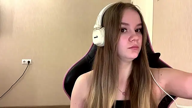 AgnesShy  online show from March 11, 2026, 12:44 pm