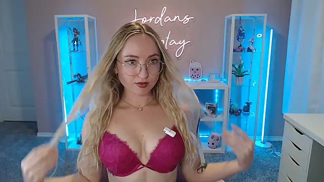 jordanscosplay online show from March 23, 2026, 5:50 pm