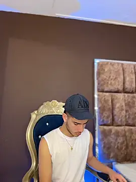 Snapshot of Apolo_Gray chatting on March 4, 2026, 4:35 pm Apolo Gray online show from March 4, 2026, 4:35 pm