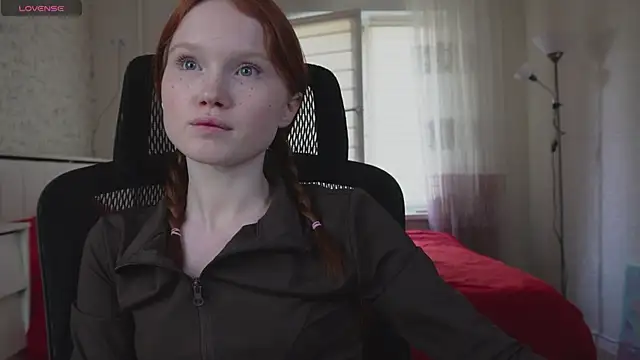 Snapshot of Nellie_baby chatting on June 17, 2026, 10:39 am Nellie baby online show from June 17, 2026, 10:39 am