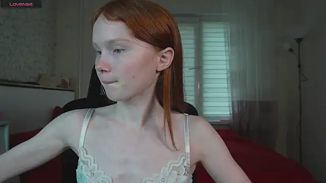 Snapshot of Nellie_baby chatting on July 18, 2026, 12:42 pm Nellie baby online show from July 18, 2026, 12:42 pm