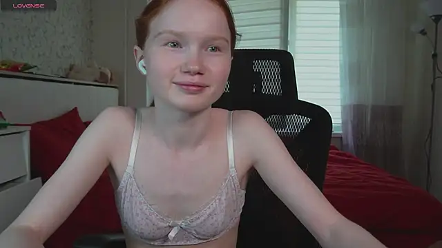 Snapshot of Nellie_baby chatting on July 21, 2026, 11:34 am Nellie baby online show from July 21, 2026, 11:34 am