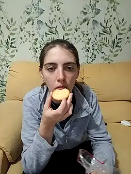 laparejaideal08 online show from April 10, 2026, 10:47 pm