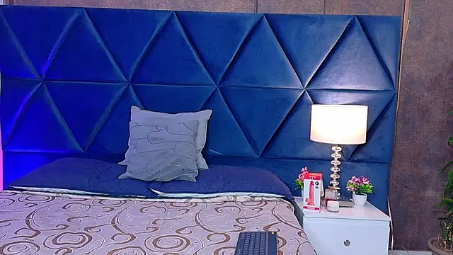 Britany Fox  online show from February 14, 2026, 2:14 pm