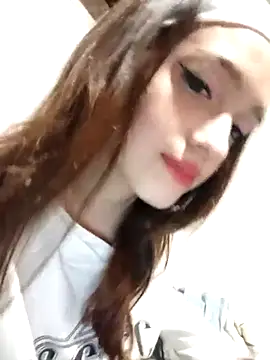 dieciochoyundia online show from March 19, 2026, 3:21 am