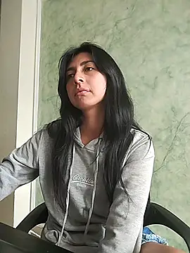 EmmaWilliamss4 online show from February 2, 2026, 2:16 pm