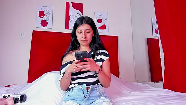 EmmaWilliamss4 online show from February 3, 2026, 4:34 pm