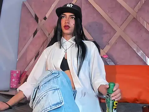 MeghanQueen   online show from February 7, 2026, 3:43 am