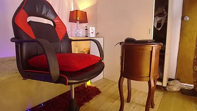 laurasofia45 online show from March 29, 2026, 3:01 pm