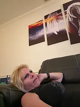 Snapshot of FireAfterDark chatting on April 26, 2026, 5:49 am FireAfterDark online show from April 26, 2026, 5:49 am